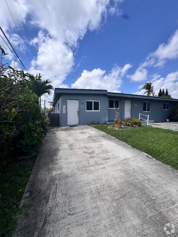 Building Photo - 7625 SW 21st Terrace Rental
