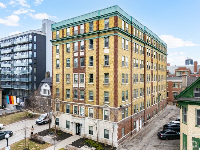 Building Front view - 214 York Queen