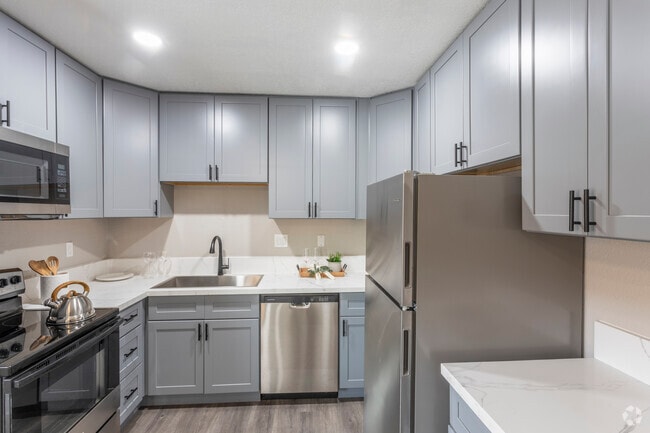 2BR - 2BA, 900SF