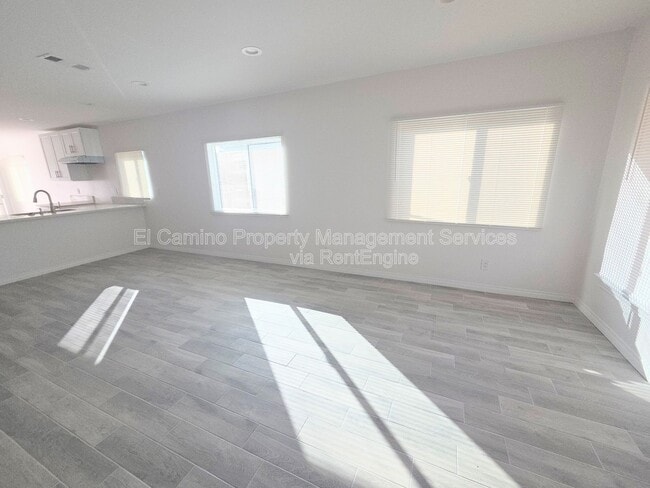 Building Photo - 4064 E 60th St Rental