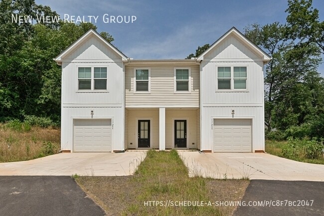 Building Photo - 1725 E Cloaninger Ave