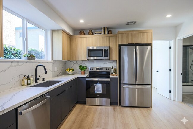 Photo - 2010 S Dunsmuir Ave Unit 2012 1/2