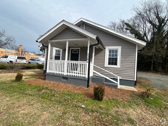 Building Photo - READY TO MOVE IN! 2 Beds 1 Baths! Rental