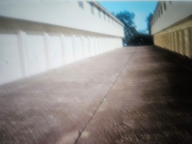 Building Photo - 2425 Holly Hall St Unit 83