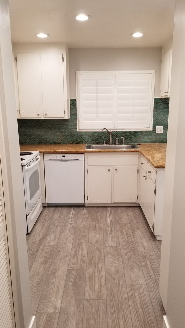 Building Photo - North Davis Condo-Available