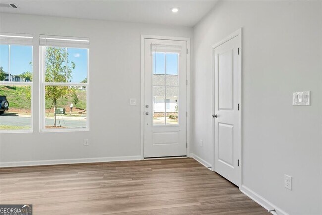 Photo - 1359 Crk Vw Ln NW