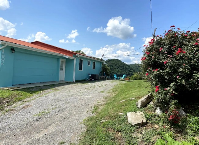 Photo - 1692 Falling Water Rd