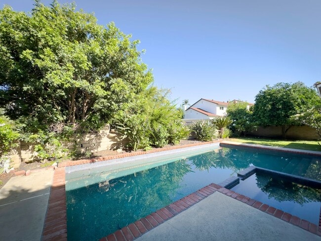 Photo - ~POOL HOME~ For Rent in Mission Viejo! 5 Bedrooms!