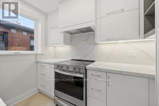 Photo - 1006 Eglinton Ave W