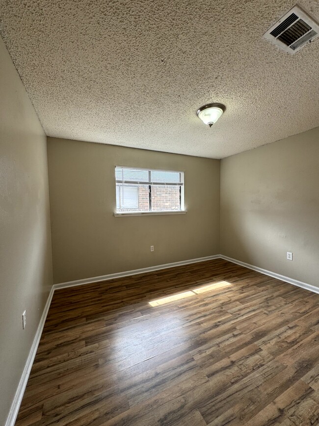 Photo - 1724 Cedar Lake Dr Unit C