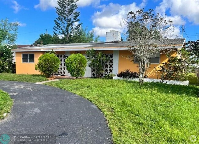 Building Photo - 7941 Plantation Blvd Rental