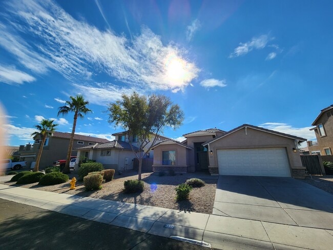 Frente - 3317 W. South Butte Rd