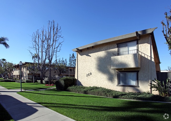 Twin Oaks Apartments