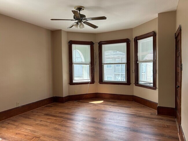 Photo - 33 Sidney St Unit 2