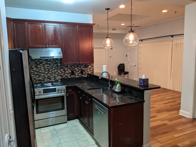 Building Photo - 650 2nd St Unit 5A Rental
