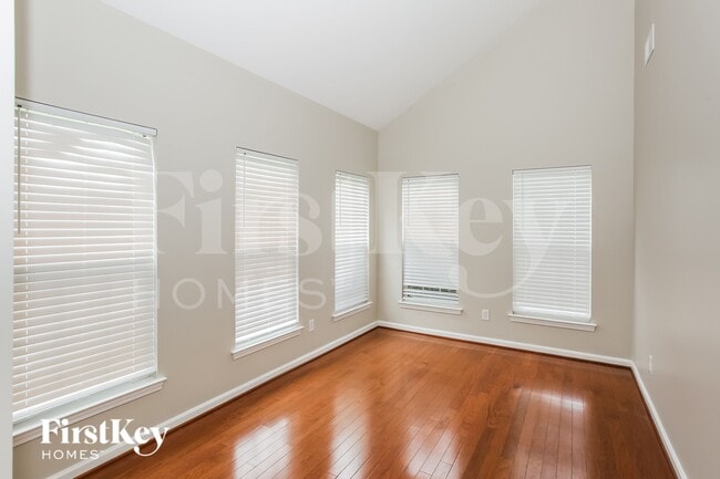 Photo - 1041 Canopy Dr