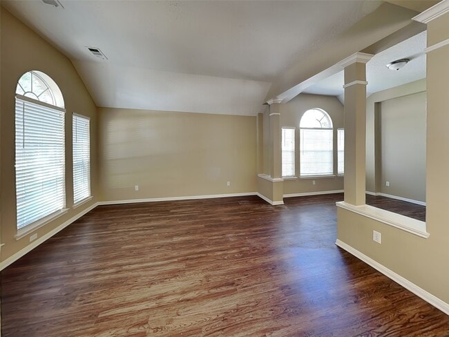 Photo - 1907 W Welsford Dr