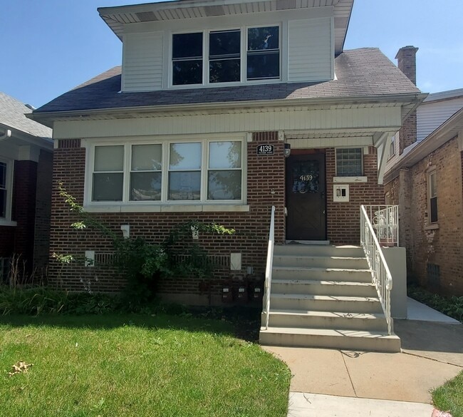 Building Photo - 4139 W Fletcher St Rental