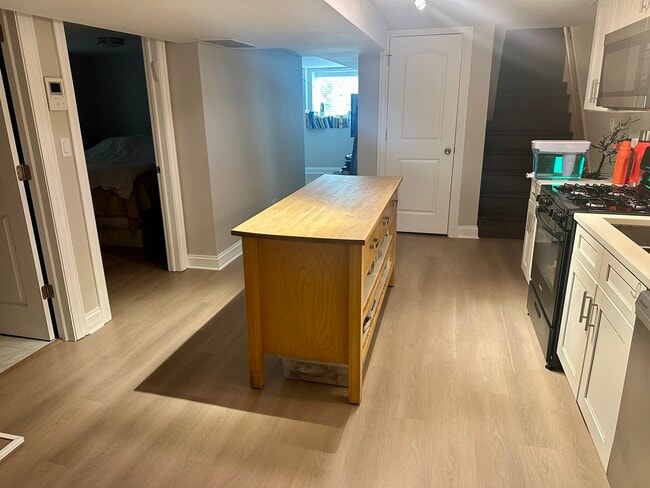 Photo - 2648 W Lunt Ave