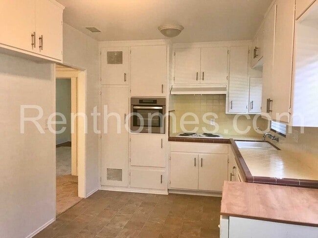 Photo - 3311 Dale St