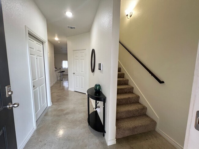 Photo - 1813 Emma Naylor Ct