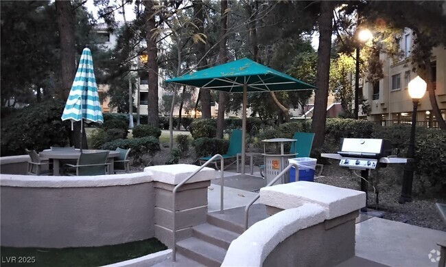 Building Photo - 230 E Flamingo Rd Unit 201 Rental