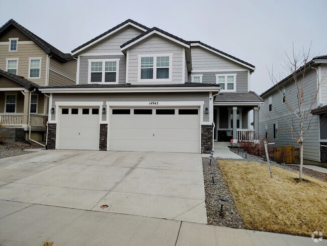 Building Photo - Gorgeous 6 Bedroom 5 Bathroom 3 Car Garage... Rental