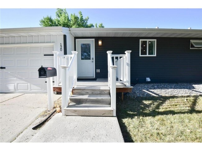 Photo - 120 8th Ave E