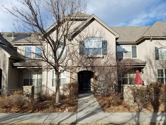 Building Photo - Stunning 4 Bedroom 3.5 Bath Lowry Townhome...