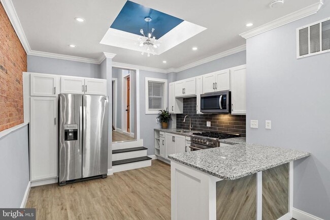 Photo - 2112 Eastern Ave