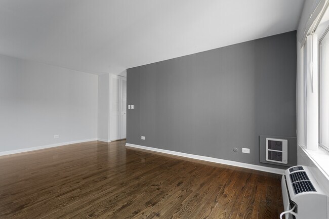 Photo - 7545 N Winchester Ave Unit 202