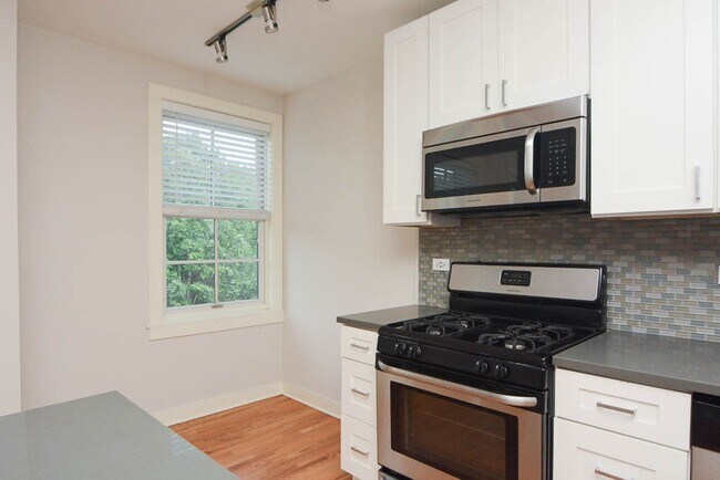 Photo - 2425 N Kedzie Blvd Unidad 203