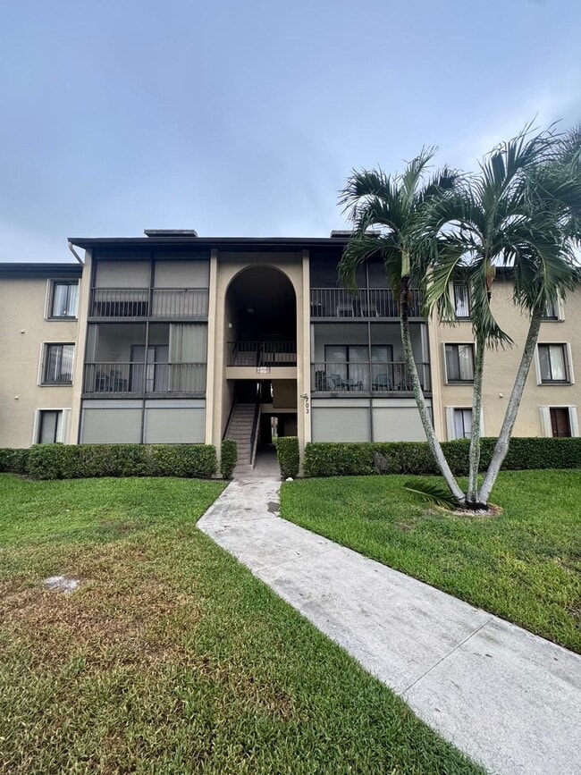 Building Photo - 703 Sunny Pine Way Unit C1 Rental