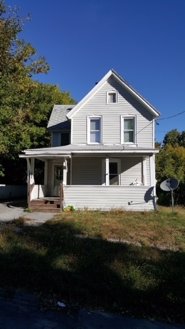Beautiful 3 bedroom 1 bath home with stora... - Beautiful 3 bedroom 1 bath home with stora...