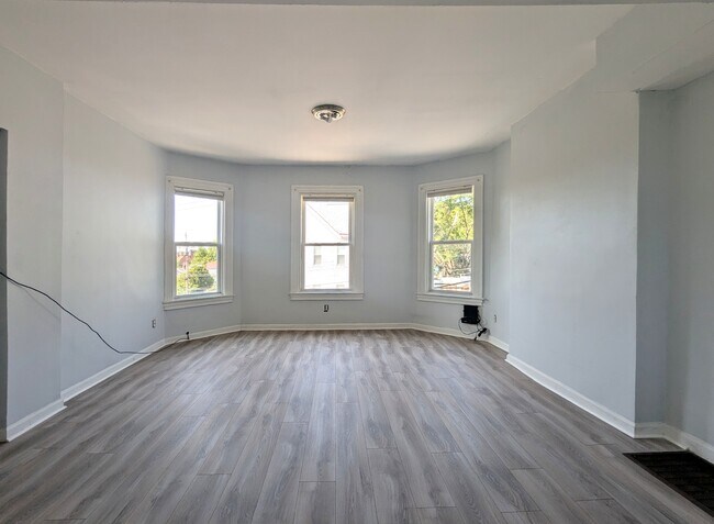 Photo - 5401 Broad St Unit 2