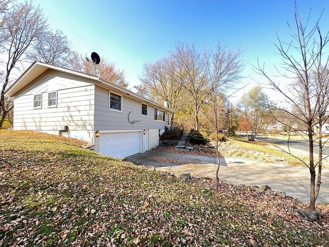 Photo - 9133 Oakwood Rd