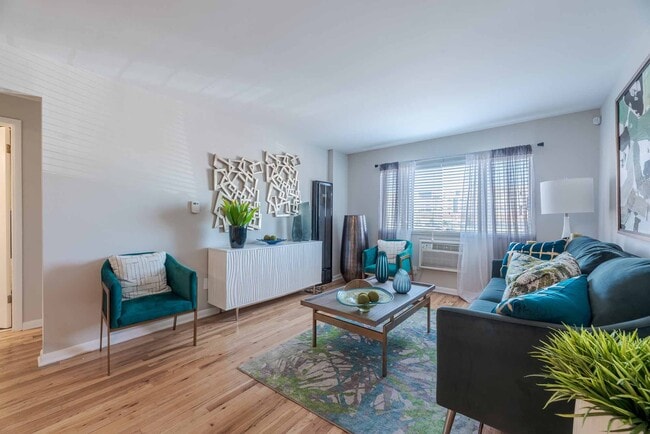 Photo - East Broad Plaza