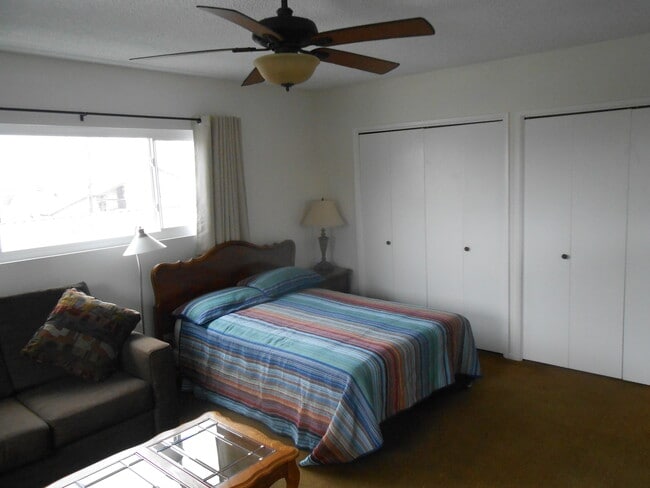 Building Photo - 23121 Romano Pl Unit Furnished Upper Studio