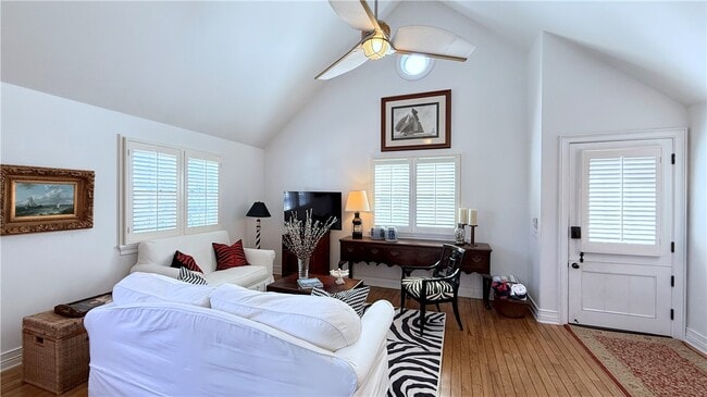 28 Beacon Bay