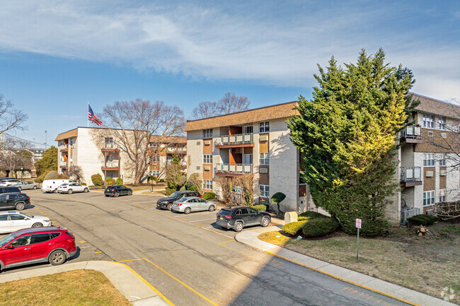 Waterside Condominiums - Waterside Condominiums
