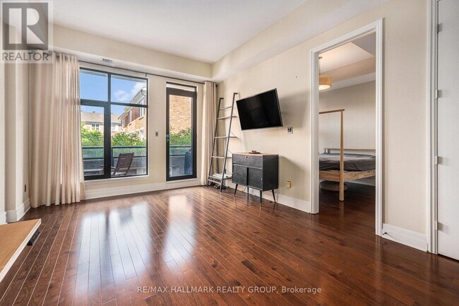 Photo - 327 Breezehill Ave S Unit 205