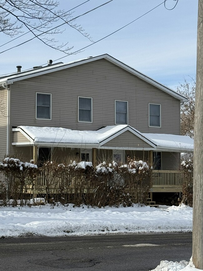 Building Photo - 210 S Eaton St Unit 6