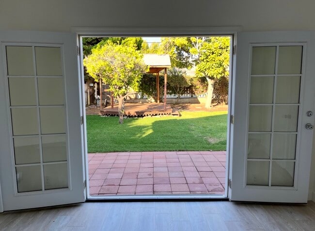 Photo - 3445 Valley St