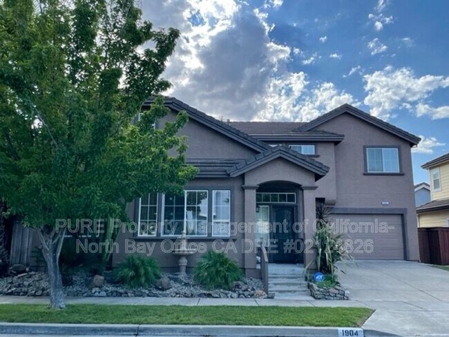 Photo - 1904 Fallbrook Ln