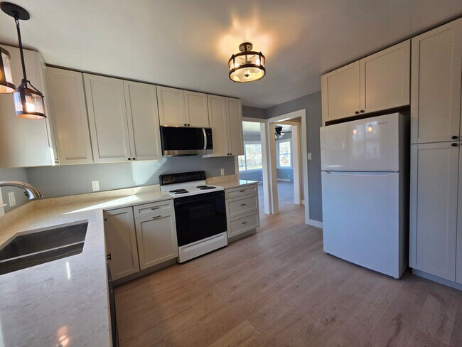 Photo - 367 Mohawk Ave