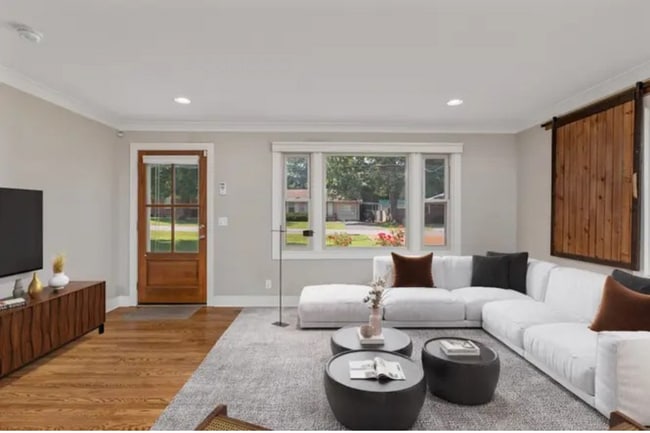 Photo - 414 Figuers Dr