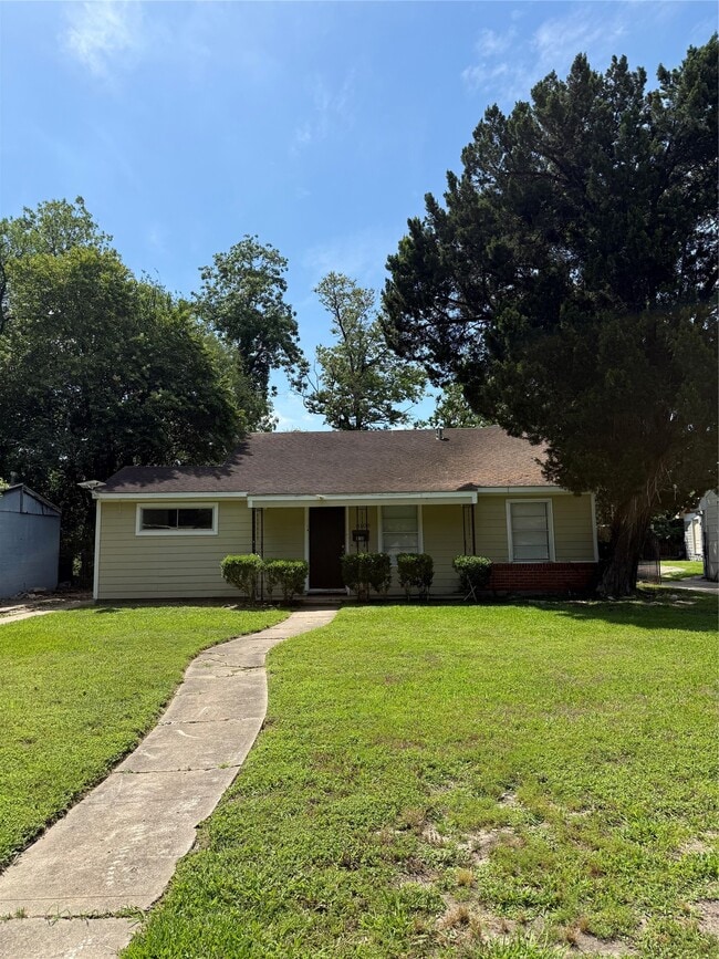 Photo - 8108 Wier Dr