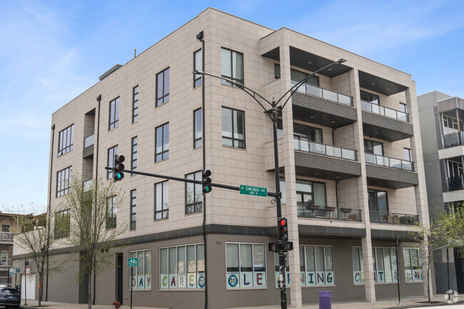 Building Photo - 1801 W Chicago Ave Unit 4W Rental