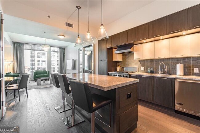 Building Photo - 1820 Peachtree St NW Unit 1111