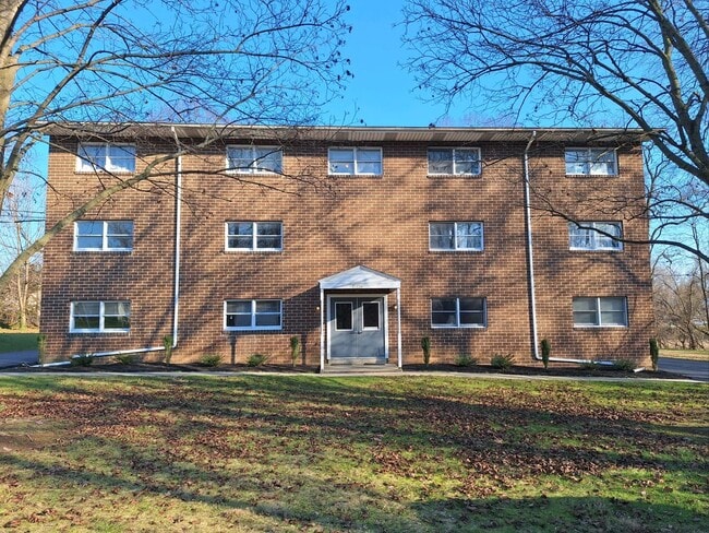 Building Photo - 120 Unit 1A